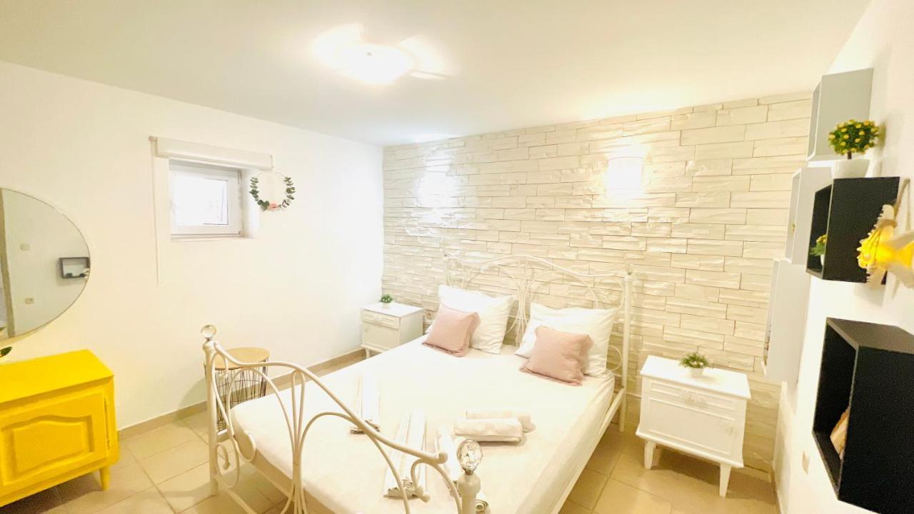 Colorful And Happy Apartment Sukosan - With Parking Ngoại thất bức ảnh