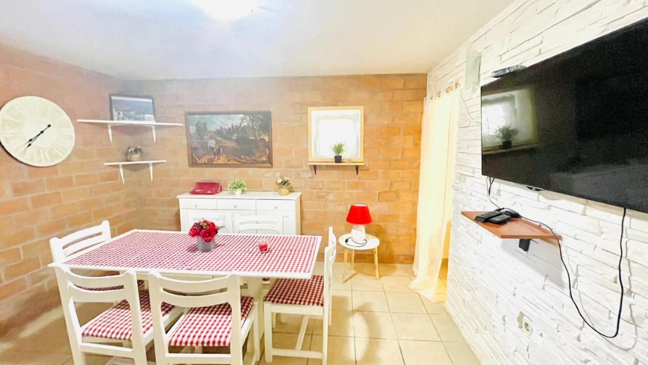 Colorful And Happy Apartment Sukosan - With Parking Ngoại thất bức ảnh
